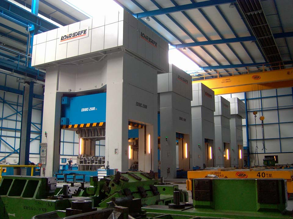 Line with five Hydraulic Presses (one 25.000 kN, three 10.000 kN and one 20.000 kN) with two side moving bolster per press.
